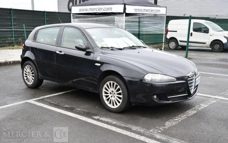 ALFA ROMEO 147 1,9 JTD 150 MULTIJET DISTINCTIVE 5PTES NOIR AM-154-HR