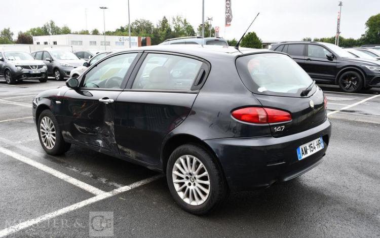 ALFA ROMEO 147 1,9 JTD 150 MULTIJET DISTINCTIVE 5PTES NOIR AM-154-HR