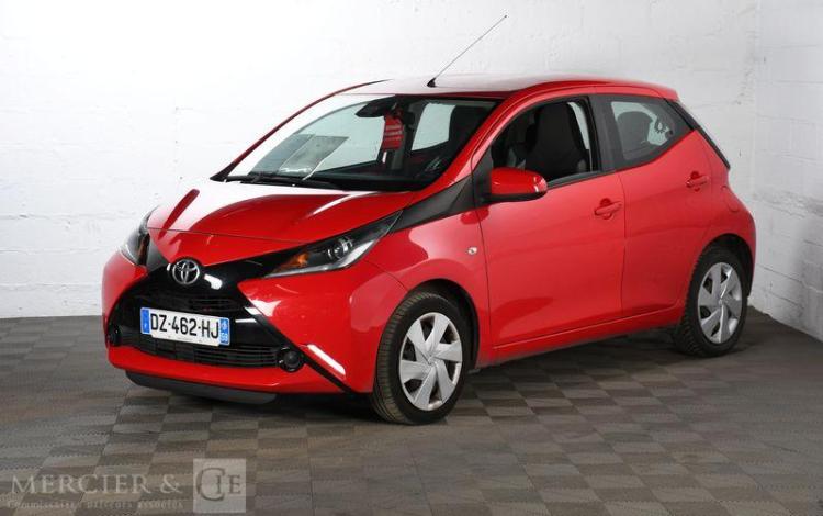 TOYOTA AYGO 1,0 VVT-i 69CH X-RED 5P ROUGE DZ-462-HJ