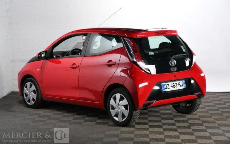 TOYOTA AYGO 1,0 VVT-i 69CH X-RED 5P ROUGE DZ-462-HJ