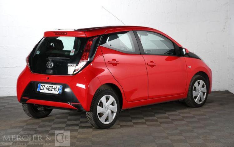 TOYOTA AYGO 1,0 VVT-i 69CH X-RED 5P ROUGE DZ-462-HJ