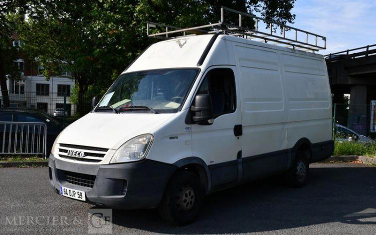 IVECO DAILY 35S12 2,3 JTD 115 BLANC 64DJP59