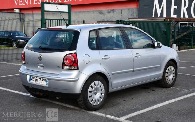 VOLKSWAGEN POLO 1,4 TDI70 GRIS AB-643-RH