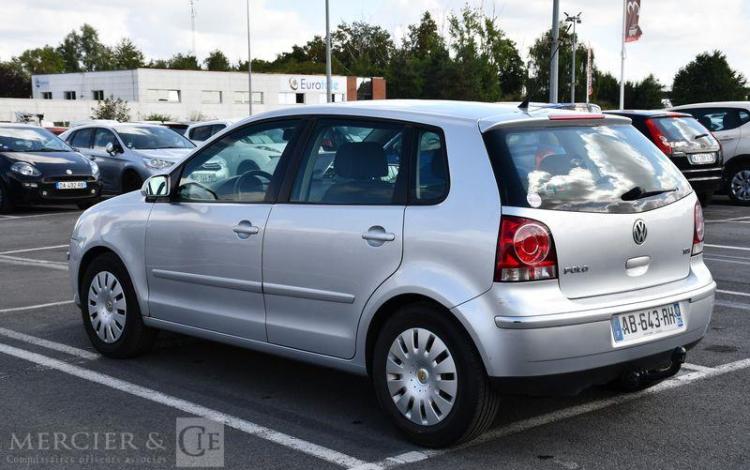 VOLKSWAGEN POLO 1,4 TDI70 GRIS AB-643-RH