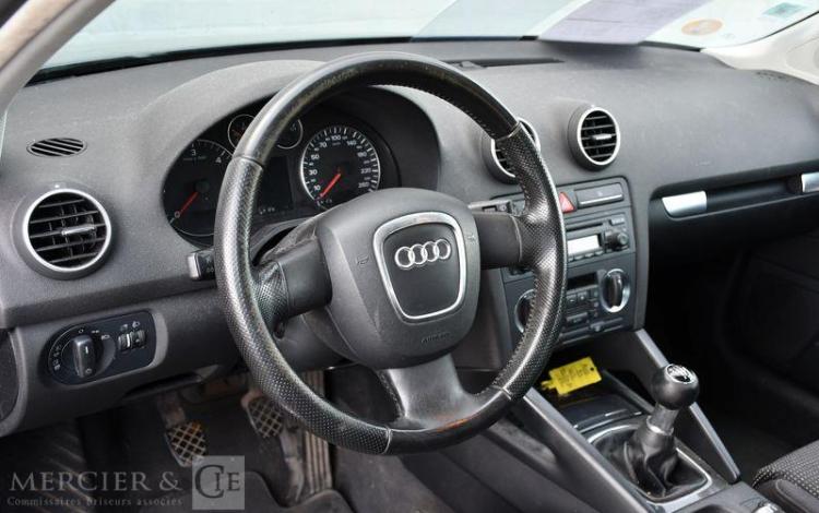 AUDI A3 GRIS BK-001-GN