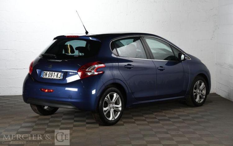 PEUGEOT 208 BLEU DN-091-KJ