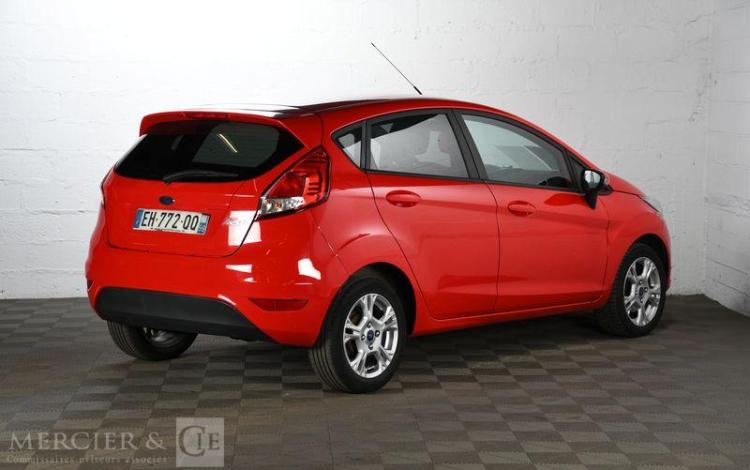 FORD FIESTA 1,2 80 EDITION ROUGE EH-772-QQ