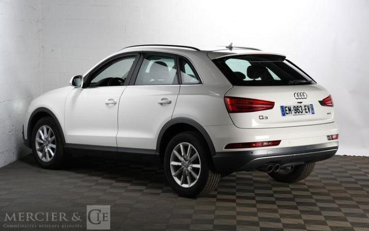 AUDI Q3 BLANC EM-963-EV