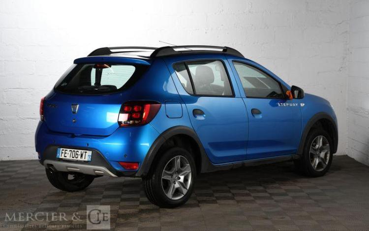 DACIA SANDERO STEPWAY TCE 90 BLEU FE-706-WT