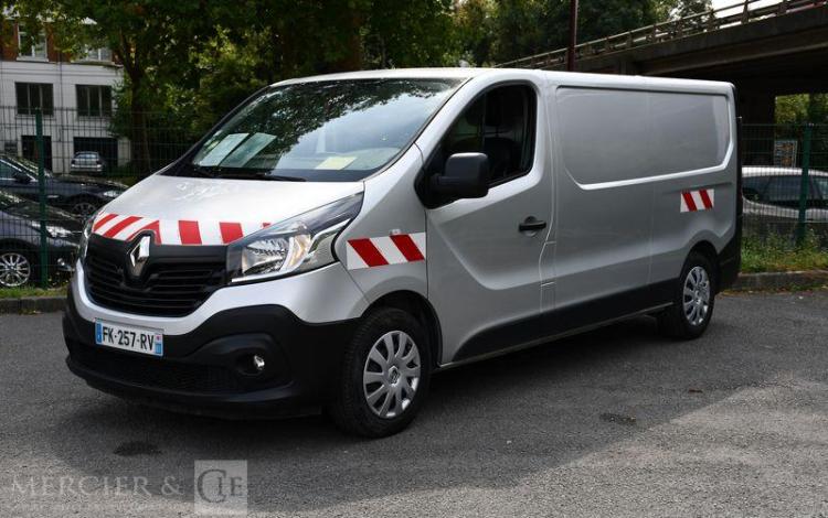 RENAULT TRAFIC GD CFT L2H1 1300 ENERGY DCI 125 GRIS FK-257-RV