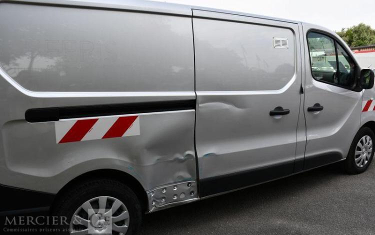 RENAULT TRAFIC GD CFT L2H1 1300 ENERGY DCI 125 GRIS FK-257-RV