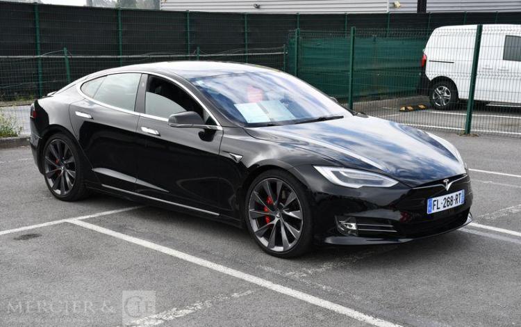 TESLA MODEL S PERFORMANCE AWD NOIR FL-268-RT