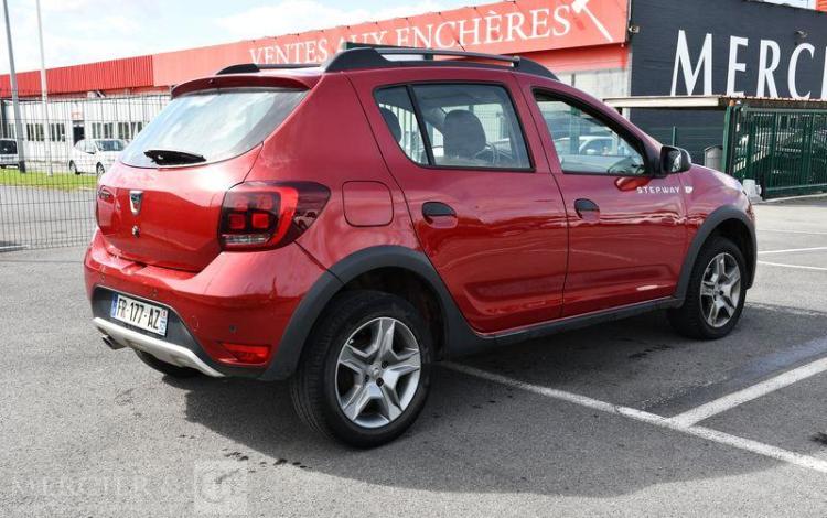 DACIA SANDERO STEPWAY BLUE DCI 95 ROUGE FR-177-AZ