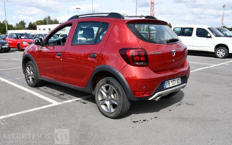 DACIA SANDERO STEPWAY BLUE DCI 95 ROUGE FR-177-AZ