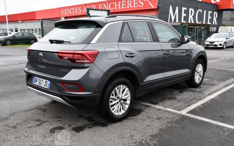 VOLKSWAGEN T-ROC 1,5 TSI 150 DSG7 GRIS GM-141-JS