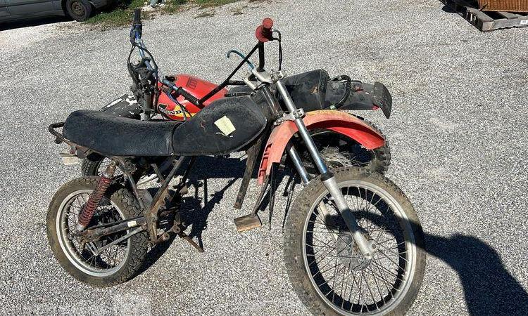 HONDA XLR400 400CM3 + XLR500 500CM3- AN 1981 + 1996  8586VV71