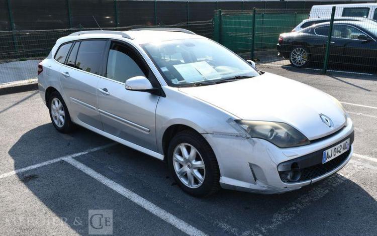 RENAULT LAGUNA III ESTATE 1.5 DCI 110CV GRIS AJ-042-AC