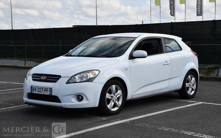 KIA PRO CEE D 1.6 CRDI 90 DERIV VP 2pl BLANC AV-227-PF