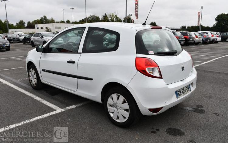 RENAULT CLIO 1.5 DCI 75 CV BLANC BM-664-DN