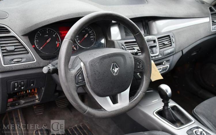 RENAULT LAGUNA BLACK EDITION DCI130 GRIS BR-240-KE