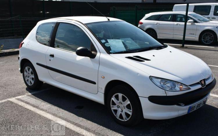 PEUGEOT 206 DERIV VP 1.4 HDI 70 CV BLANC BX-910-TM