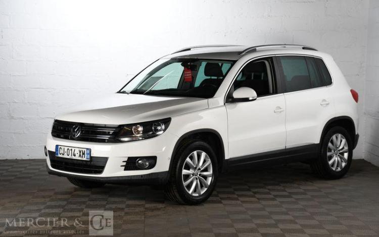 VOLKSWAGEN TIGUAN 2,0 TDI 110CH BV6 BLANC CJ-014-XM