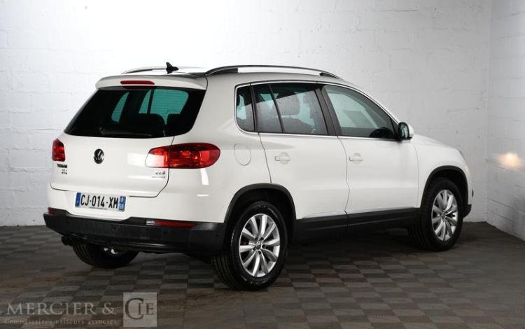 VOLKSWAGEN TIGUAN 2,0 TDI 110CH BV6 BLANC CJ-014-XM