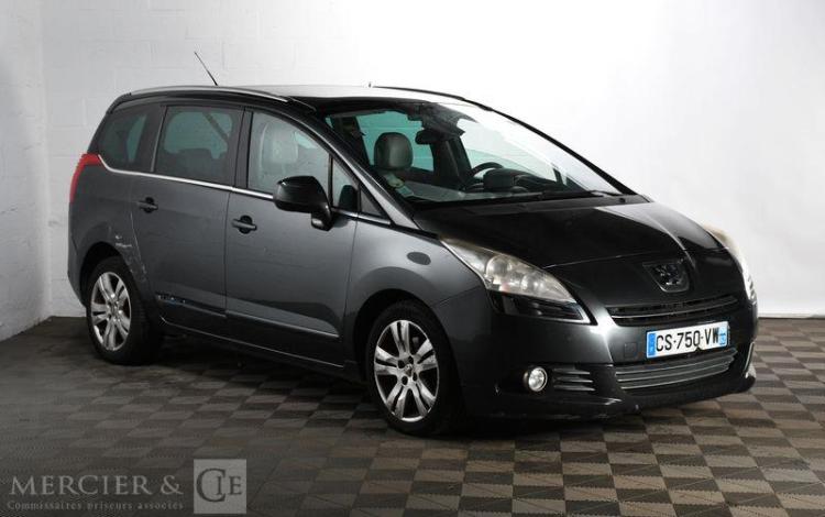 PEUGEOT 5008 2,0 HDI 150 PREMIUM 7PL GRIS CS-750-VW