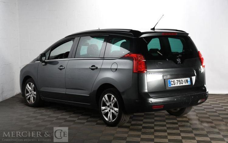 PEUGEOT 5008 2,0 HDI 150 PREMIUM 7PL GRIS CS-750-VW