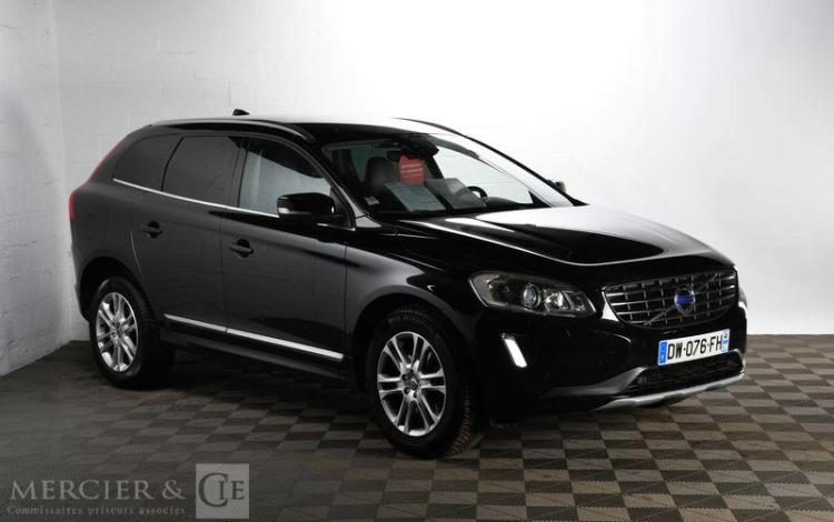 VOLVO XC60 2,0 D3 150 SUMMUM GEARTRONIC BVA NOIR DW-076-FH