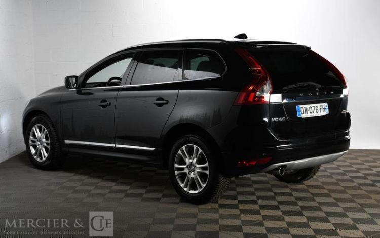 VOLVO XC60 2,0 D3 150 SUMMUM GEARTRONIC BVA NOIR DW-076-FH