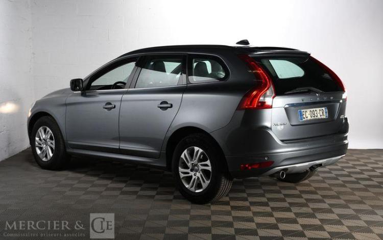 VOLVO XC60 2,0 D3 150 SUMMUM GEARTRONIC BVA GRIS EC-093-CR