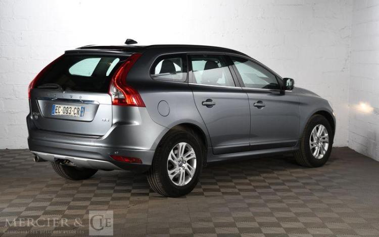 VOLVO XC60 2,0 D3 150 SUMMUM GEARTRONIC BVA GRIS EC-093-CR