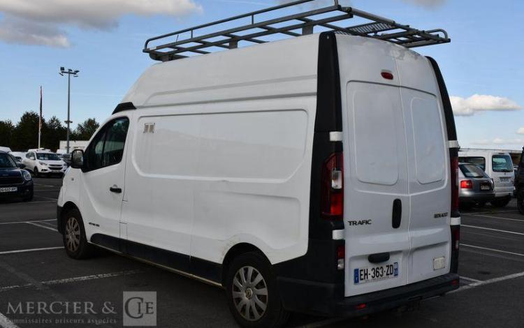 RENAULT TRAFIC FOURGON 1.6 DCI 125 CV BLANC EH-363-ZD