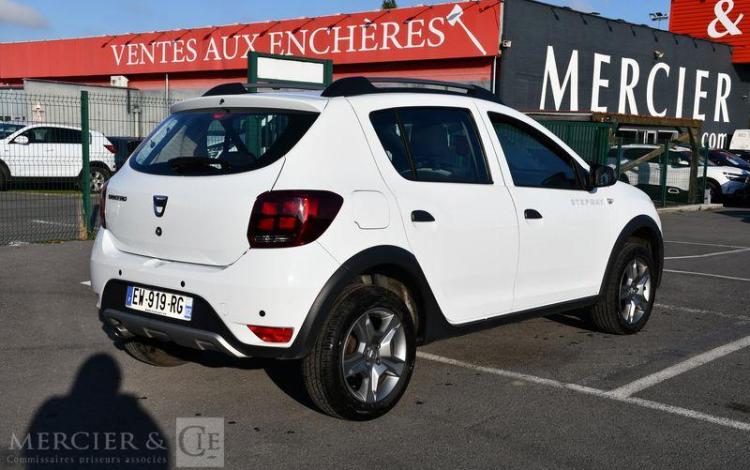 DACIA SANDERO STEPWAY SERIE TRES LIMITEE BLANC EW-919-RG