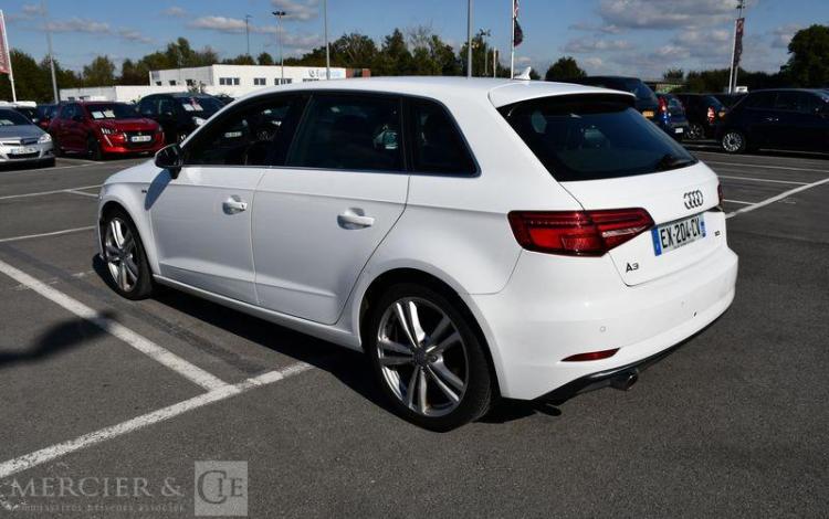 AUDI A3 SPORTBACK 1,6 TDI116 BLANC EX-204-CV