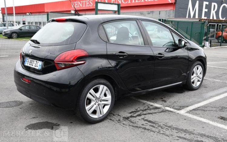 PEUGEOT 208 1,5 BLUEHDI 100CH S&S BVM5 SIGNATURE 5P NOIR FH-892-ZC