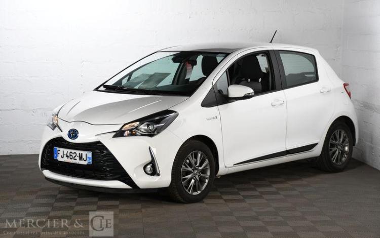 TOYOTA YARIS HYBRIDE 100H DYNAMIC 5P BLANC FJ-462-MJ