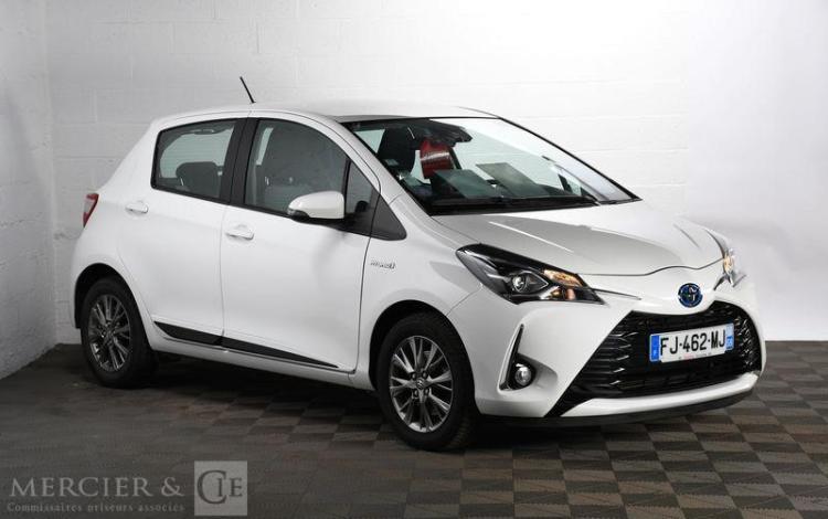 TOYOTA YARIS HYBRIDE 100H DYNAMIC 5P BLANC FJ-462-MJ