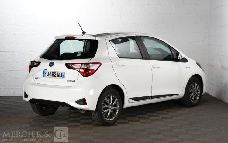 TOYOTA YARIS HYBRIDE 100H DYNAMIC 5P BLANC FJ-462-MJ