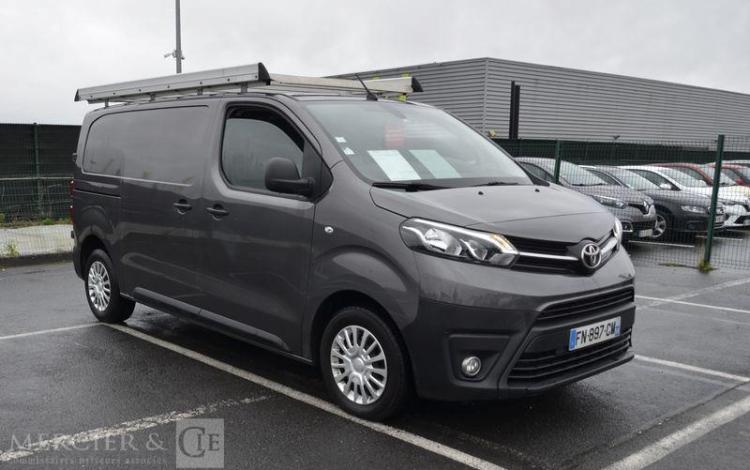 TOYOTA PROACE II 2,0D4D – 16V TURBO 122 CH – DIESEL – 124832 KMS – ANNEE 2020 GRIS FN-897-CM