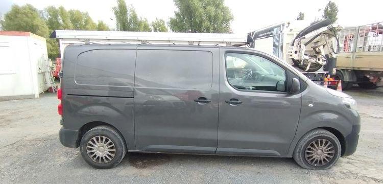 TOYOTA PROACE II 2,0D4D – 16V TURBO 122 CH – DIESEL – 124832 KMS – ANNEE 2020 GRIS FN-897-CM