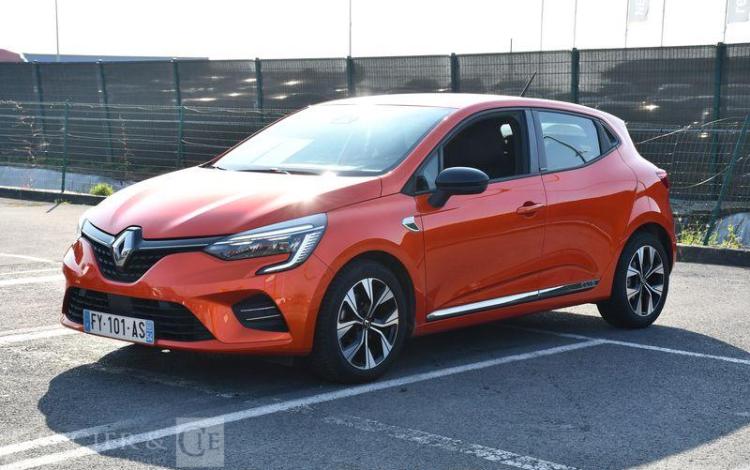 RENAULT CLIO SL LIMITED E-TECH 140 ORA FY-101-AS