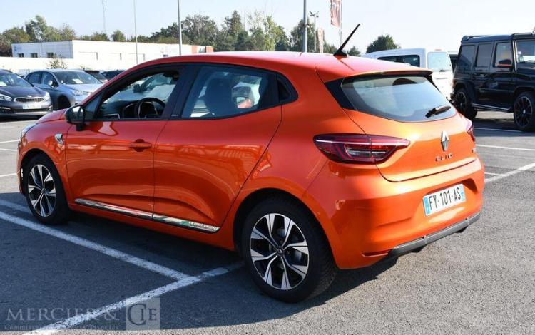 RENAULT CLIO SL LIMITED E-TECH 140 ORA FY-101-AS