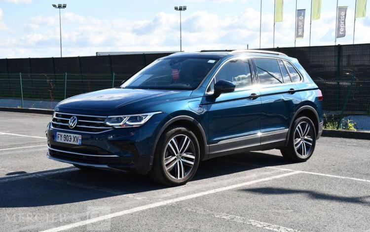 VOLKSWAGEN TIGUAN 1,4 TSI 245CH BLEU FY-903-XV