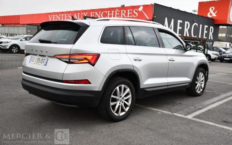 SKODA KODIAQ GRIS GD-195-DT