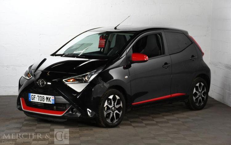 TOYOTA AYGO NOIR GF-708-MK