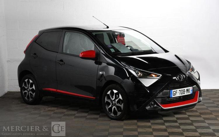 TOYOTA AYGO NOIR GF-708-MK