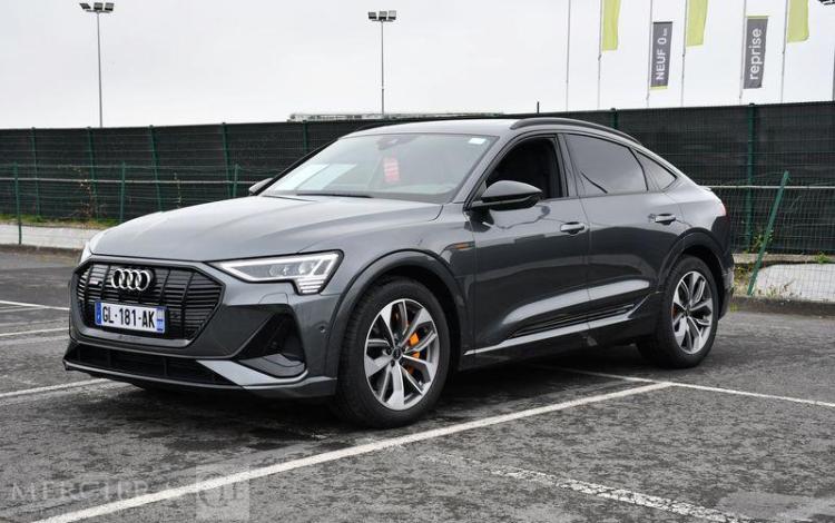 AUDI E TRON SPORTBACK 55 GRIS GL-181-AK