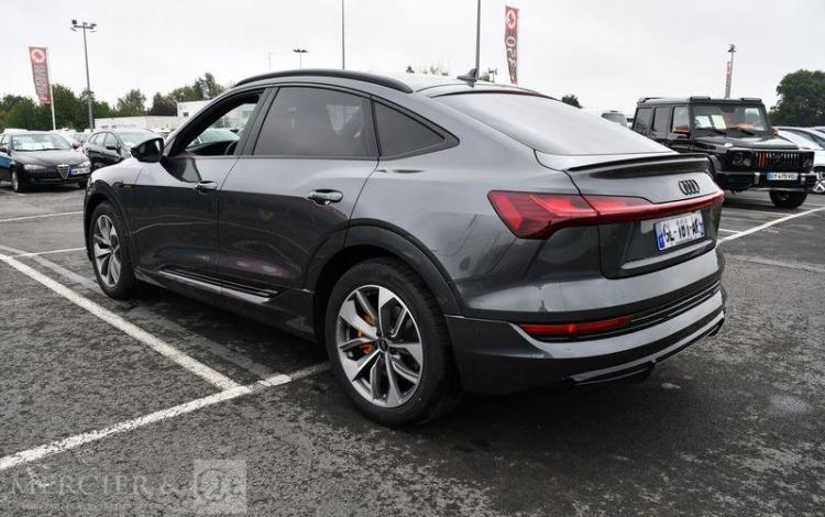 AUDI E TRON SPORTBACK 55 GRIS GL-181-AK